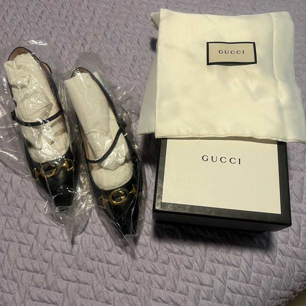 Gucci Women's Black shoes with Gold Accents